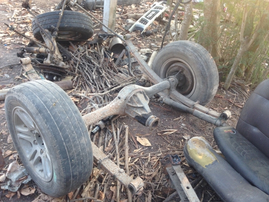 ขายเพลาหลังอีซุซุพร้อมแหนบและชุดคานหน้าครบชุด