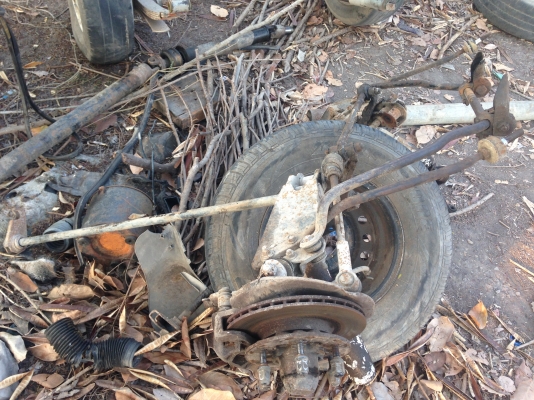 ขายเพลาหลังอีซุซุพร้อมแหนบและชุดคานหน้าครบชุด