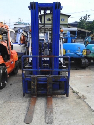 ขายรถยกโฟร์คลิฟ KOMATSU FG35NT-7 เสาสูง 6 เมตร ขายรถยกโฟร์คลิฟ KOMATSU FG35NT-7 เสาสูง 6 เมตร