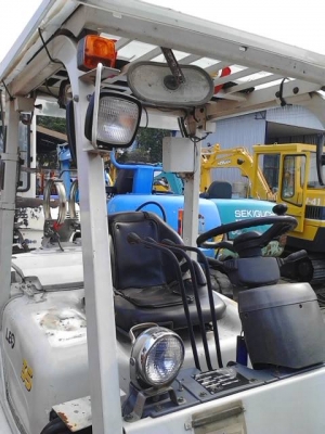 ขายรถยกโฟร์คลิฟ KOMATSU FG35NT-7 เสาสูง 6 เมตร ขายรถยกโฟร์คลิฟ KOMATSU FG35NT-7 เสาสูง 6 เมตร