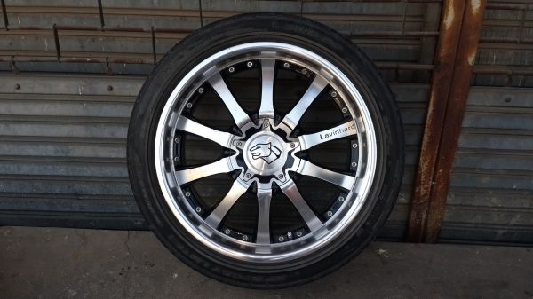 Lavinhard ขอบ 17 4รู100/114 แถมยาง Dunlop Lavinhard ขอบ 17 4รู100/114 แถมยาง Dunlop