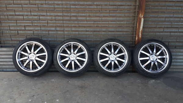 Lavinhard ขอบ 17 4รู100/114 แถมยาง Dunlop Lavinhard ขอบ 17 4รู100/114 แถมยาง Dunlop