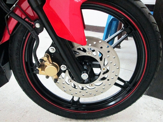 (โอนฟรี) ขาย Exciter 150 ปี 2015 ไมล์แท้ 4528 กม สภาพสวยจัด แรงด้วยขุมกำลัง 150 CC เครื่องแน่ๆ มีกุญแจแท้ 2 ดอก สีดำ แดง ราคา 52900 บาท