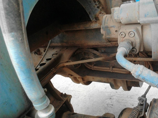 รถฮีโน่ 6 ล้อ โม่ปูน FC9J 175 แรงม้า. ปี 54.  ( รถวิ่ง 1xx,xxx กม. ) , ( มีขาย 2 คัน. )     สนใจติดต่อ  081 - 6079515