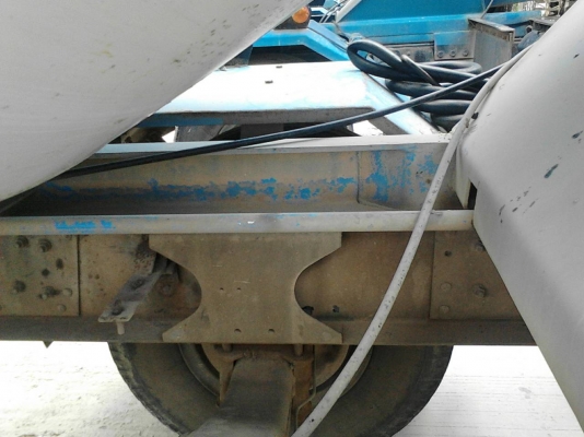 รถฮีโน่ 6 ล้อ โม่ปูน FC9J 175 แรงม้า. ปี 54.  ( รถวิ่ง 1xx,xxx กม. ) , ( มีขาย 2 คัน. )     สนใจติดต่อ  081 - 6079515