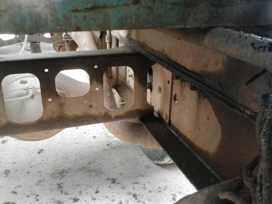 รถฮีโน่ 6 ล้อ โม่ปูน FC9J 175 แรงม้า. ปี 54.  ( รถวิ่ง 1xx,xxx กม. ) , ( มีขาย 2 คัน. )     สนใจติดต่อ  081 - 6079515