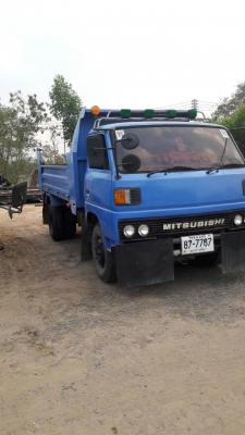 รถบรรทุกดั้ม110แรงม้า