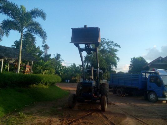 จองแล้วคับคุณอนัน (ด่วน 25000) มัดจำแล้ว10000,,บ.ขายชุดตักCMTตักใส่กับรถไถ่ฟอร์ด  (เฉพาะที่ตักเอาไปติดตั้งใช้ง่านได้เลย)   พร้อมใช้งาน