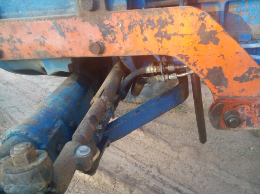 จองแล้วคับคุณอนัน (ด่วน 25000) มัดจำแล้ว10000,,บ.ขายชุดตักCMTตักใส่กับรถไถ่ฟอร์ด  (เฉพาะที่ตักเอาไปติดตั้งใช้ง่านได้เลย)   พร้อมใช้งาน