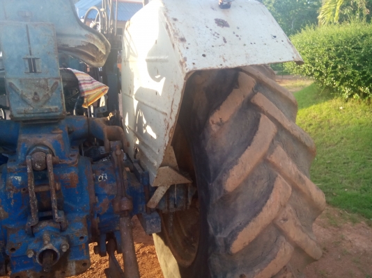 จองแล้วคับคุณอนัน (ด่วน 25000) มัดจำแล้ว10000,,บ.ขายชุดตักCMTตักใส่กับรถไถ่ฟอร์ด  (เฉพาะที่ตักเอาไปติดตั้งใช้ง่านได้เลย)   พร้อมใช้งาน