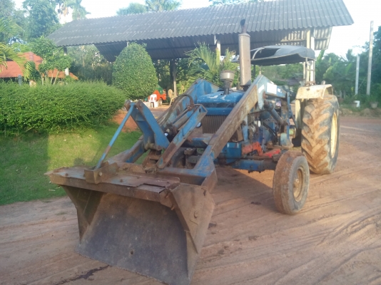 จองแล้วคับคุณอนัน (ด่วน 25000) มัดจำแล้ว10000,,บ.ขายชุดตักCMTตักใส่กับรถไถ่ฟอร์ด  (เฉพาะที่ตักเอาไปติดตั้งใช้ง่านได้เลย)   พร้อมใช้งาน