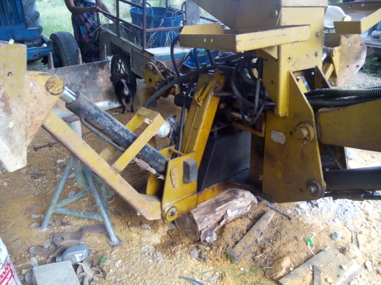 ชุดตักหลัง  ใส่กับรถไถ่  ของ  KMT   พร้อมใช้งาน.....