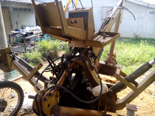 ชุดตักหลัง  ใส่กับรถไถ่  ของ  KMT   พร้อมใช้งาน.....