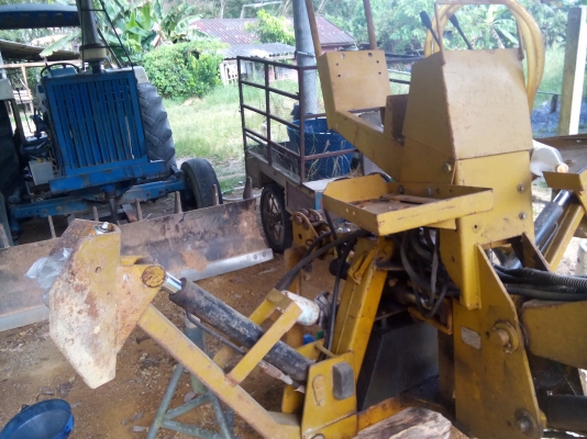 ชุดตักหลัง  ใส่กับรถไถ่  ของ  KMT   พร้อมใช้งาน.....