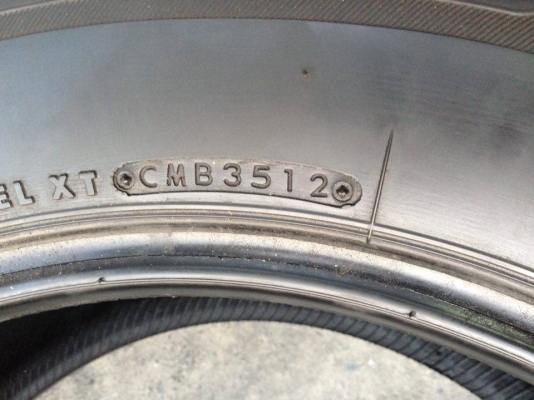 ยาง Bridgstone 265-60-18 ปี 12 ครบชุด 4 เส้น 4000 สภาพสวยๆดอกยางนิ่มๆไม่บวมเอาไปวิ่งกันยาวๆราคาเบาๆค่ะ