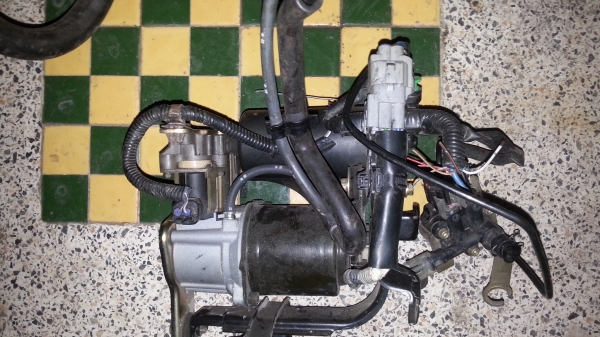 ขายปั้มลม 12v พร้อมวาล์ว เก่าญี่ปุ่น 1,900 b. พร้อมส่ง