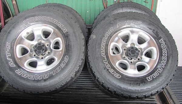 ขายล้อ ENKEI แท้ ขอบ15 แถมยาง YOKOHAMA 31-10.5-15 ชุดละ 4,200 บาท