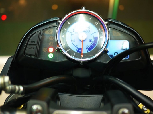 ขาย Suzuki B-king 1300 พร้อมทะเบียนแท้ รถสวยสภาพนางฟ้า สีเดิมทั้งคัน