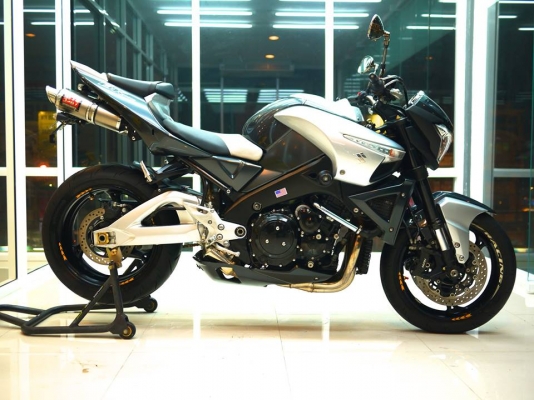 ขาย Suzuki B-king 1300 พร้อมทะเบียนแท้ รถสวยสภาพนางฟ้า สีเดิมทั้งคัน