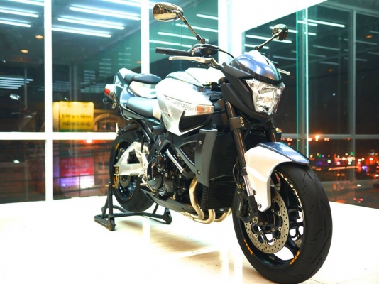 ขาย Suzuki B-king 1300 พร้อมทะเบียนแท้ รถสวยสภาพนางฟ้า สีเดิมทั้งคัน