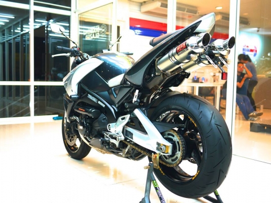 ขาย Suzuki B-king 1300 พร้อมทะเบียนแท้ รถสวยสภาพนางฟ้า สีเดิมทั้งคัน