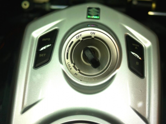 ขาย Suzuki B-king 1300 พร้อมทะเบียนแท้ รถสวยสภาพนางฟ้า สีเดิมทั้งคัน