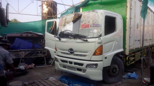 ต้องการขายรถฮีโน่ตู้แห้งปี40สภาพพร้อมใช้ไม่เคยชนเครื่องดีคัชซีสวยสนใจติดต่อด่วน