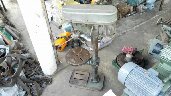 ==== SOLD ==== เจาะคิงส์ King Taiwan เบอร์ใหญ่สุด มอเตอร์ Mitsubishi 1 HP. 380V. รุ่นทน Japan สภาพสวยแน่นเดิมๆมาเทสได้พร้อมใช้งาน.