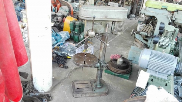 ==== SOLD ==== เจาะคิงส์ King Taiwan เบอร์ใหญ่สุด มอเตอร์ Mitsubishi 1 HP. 380V. รุ่นทน Japan สภาพสวยแน่นเดิมๆมาเทสได้พร้อมใช้งาน.