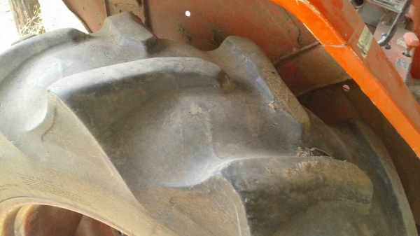KUBOTA L3408Di - 2 เพลา เอกสารทะเบียนครบครับ อุปกรณ์พร้อมมีใบดันหน้า ผานพรวนดิน 5 เครื่องยนต์มีหลวมกำลังอ่อนนิดหน่อยครับ ระบบไฮดรอลิกส์มีแตกเยิ้มต้องเก็บรายละเอียดอีกเล็กน้อย ช่วงล่างสภาพดีประมาณ 50-60\% ราคาต่อรองได้ครับ KUBOTA L3408Di - 2 เพลา เอกสารทะเบียนครบครับ อุปกรณ์พร้อมมีใบดันหน้า ผานพรวนดิน 5 เครื่องยนต์มีหลวมกำลังอ่อนนิดหน่อยครับ ระบบไฮดรอลิกส์มีแตกเยิ้มต้องเก็บรายละเอียดอีกเล็กน้อย ช่วงล่างสภาพดีประมาณ 50-60\% ราคาต่อรองได้ครับ