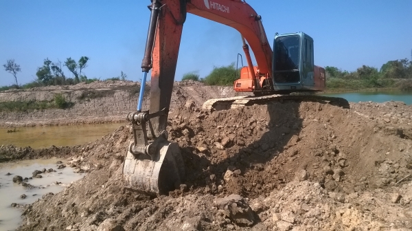 แบ็คโฮ ฮิตาชิ ขาย 800000  เอกสารพร้อมครับ