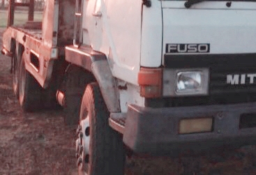 MITSUBISHI FUSO FN527 - 195 HP 6D16 TD 4504 สิบล้อ 2 เพลา เทรลเลอร์ท้ายลาดมีหางพับไฮดรอลิกส์ขึ้นรถเกี่ยวข้าวและรถแบ็คโฮร PC 120-150 ได้เลยครับ เครื่องยนต์แน่นแรงดีเดิมๆ เกียร์ 10 SPEED ภายในห้องเก๋งคอนโซลสวยครบ แอร์เย็น พวงมาลัยเพาเวอร์ ระบบเบรคทริ๊ปฟี้คร