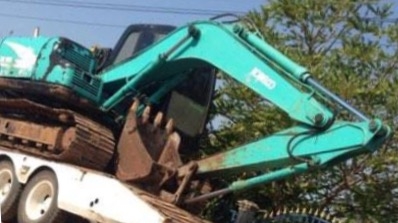 KOBELCO MARK 5 Super SK 100 เอกสารใบอินวอย บอดี้สวยเต็มดีทั้งคัน ภายในเก๋งสะอาด ไฟฟ้าหน้าจอเต็ม แอร์เย็น ภายนอกบูมอาร์มไม่มีปะไม่มีดามซีลกระบอกไม่แตกเยิ้ม ช่วงล่างเอวแน่น โรลเลอร์โซ่บูทใบแทรกเต็มดีหนาดีประมาณ 70\% พร้อมใช้งาน ราคาต่อรองได้ครับ