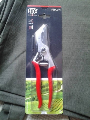 ขายกรรไกรตัดกิ่งไม้ FELCO Made in Switzerland.