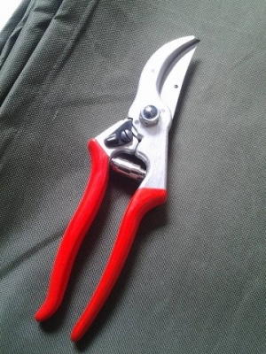 ขายกรรไกรตัดกิ่งไม้ FELCO Made in Switzerland.