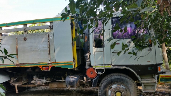 สิบล้อ ฮีโน่ FM3H195ปี39 ดั้มมีเนียม 2เพา สภาพเดิมๆพร้อมใช้งาน ทะเบียนพร้อมโอน