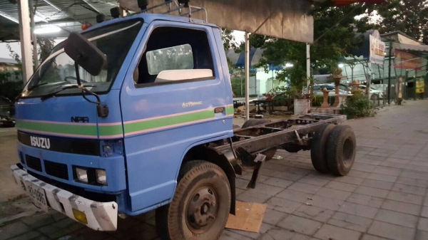 ขายบรรทุก6ล้อกลางพร้อมใช้งานเครื่องดีมากเอกสารครบพร้อมโอน