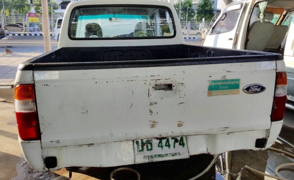 ขายรถกระบะฟอร์ดพร้อมใช้งานเครื่องเบนซินติดแก็สเอกสารครบพร้อมโอน