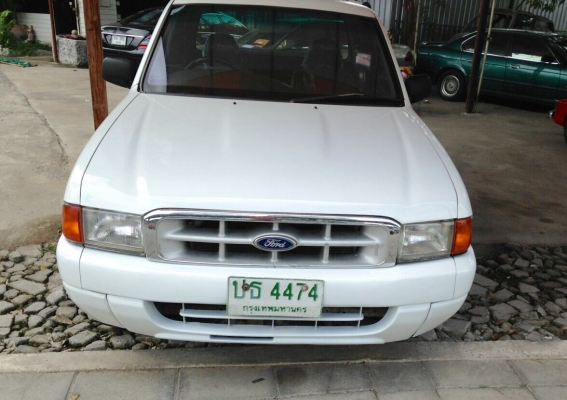 ขายรถกระบะฟอร์ดพร้อมใช้งานเครื่องเบนซินติดแก็สเอกสารครบพร้อมโอน