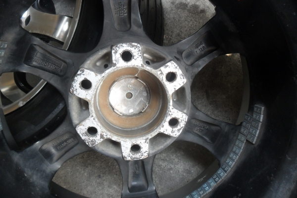 ล้อแม็ก17นิ้ว6รู พร้อมยาง สวยๆ 4 ล้อ ราคา 8900 บาท ล้อแม็ก17นิ้ว6รู พร้อมยาง สวยๆ 4 ล้อ ราคา 8900 บาท