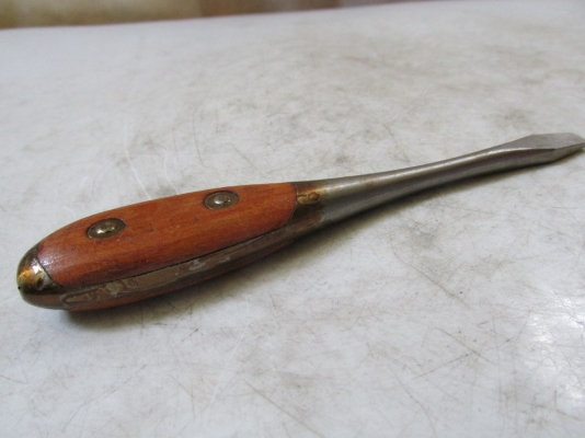 ขายไขควงแบนด้ามไม้งานเก่ายุโรป