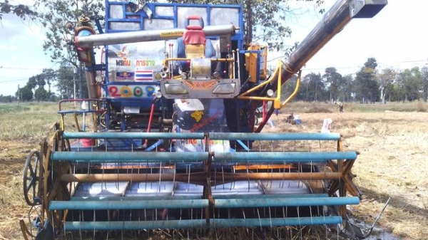 ขายรถเกียวข้าวอุ้ม พรกินรี