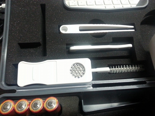 นำเข้าจากญี่ปุ่น เครื่องวัดความชื้นข้าว เป็นสินค้ามือ 1  ใช้ถ่าน ขนาด AA จำนวน 4 ก้อน แถมเครื่องกระเทาะเปลือก 1 เครื่อง พร้อมคู่มือการใช้งาน (ภาษาญี่ปุ่น)