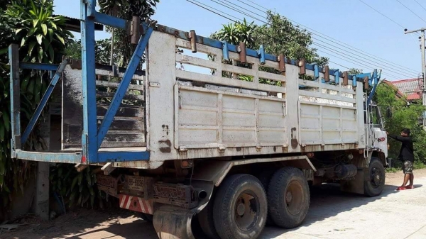 ขายรถ10ล้อ ดั้ม2เพลา F18 เครื่อง195แรง สโลเกียร์กลาง สวยสภาพพร้อมใช้งาน เอกสารพร้อมโอน สนใจโทร 090-8588220คุณนะ 093-3258446คุณบิว หรือเข้าดูสินค้าอื่นๆได้ที่ www.truck.in.th/498 หรือเพจFacebook ณรงค์ ซื้อขายรถมือสอง (เว็บไซต์ส่วนตัว) หรือFacebook คุณนะ รถ