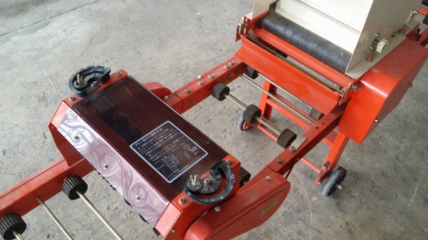 เครื่องโรยเมล็ด KUBOTA รุ่น SR150KW เก่าญี่ปุ่น  สภาพสวยพร้อมใช้งาน เหมาะสำหรับนาดำ เพาะกล้าใส่ถาดดำนาขนาดตามมาตรฐาน