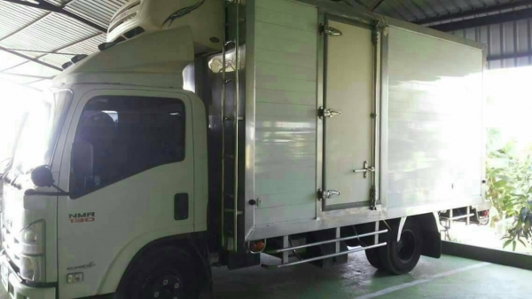 ขายรถ 6 ล้อ อีซูซุ NMR 130 แรง ปี 56 ตู้เย็นพร้อมเครื่องทำความเย็นรุ่นใหม่ ยาว 4.2 ม. สภาพสวยจัด เหมือนใหม่ป้ายแดง ยังไม่ได้ใช้งาน จัดแนนท์ได้ครับ สนใจติดต่อได้ที่ 081-9420141  ,  081-5715326