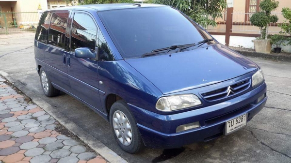 Citroen Evasion รถแวน สีน้ำเงิน เครื่อง 2000 แก๊สหัวฉีด ถังโดนัส เกียร์ออร์โต้ เบาะ 3 แถว นั่งสบาย นิ่มนวล