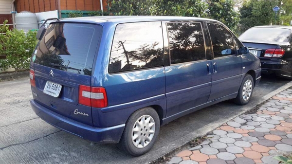 Citroen Evasion รถแวน สีน้ำเงิน เครื่อง 2000 แก๊สหัวฉีด ถังโดนัส เกียร์ออร์โต้ เบาะ 3 แถว นั่งสบาย นิ่มนวล