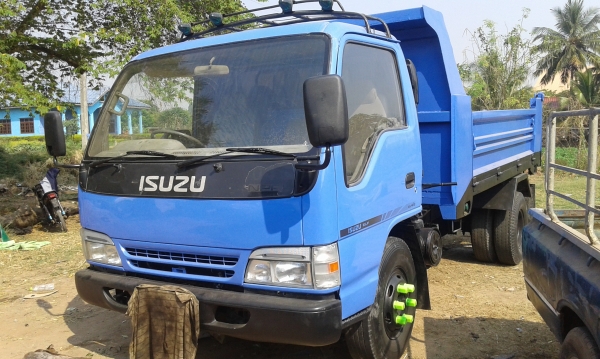 ขาย 6 ล้อ120 4HF1 ดั้มสวยพร้อมใช้งาน