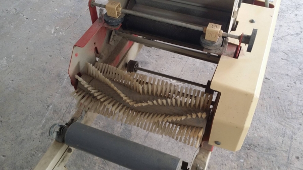 เครื่องโรยเมล็ด YANMAR รุ่น YPH302 เก่าญี่ปุ่น สภาพสวยพร้อมใช้งาน เหมาะสำหรับนาดำ เพาะกล้าใส่ถาดดำนาขนาดตามมาตรฐาน เครื่องโรยเมล็ด YANMAR รุ่น YPH302 เก่าญี่ปุ่น สภาพสวยพร้อมใช้งาน เหมาะสำหรับนาดำ เพาะกล้าใส่ถาดดำนาขนาดตามมาตรฐาน